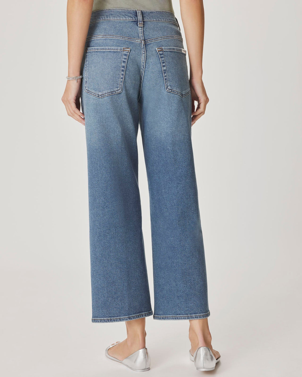 Straight Ankle Jean in Medium Wash - Ocean Breeze