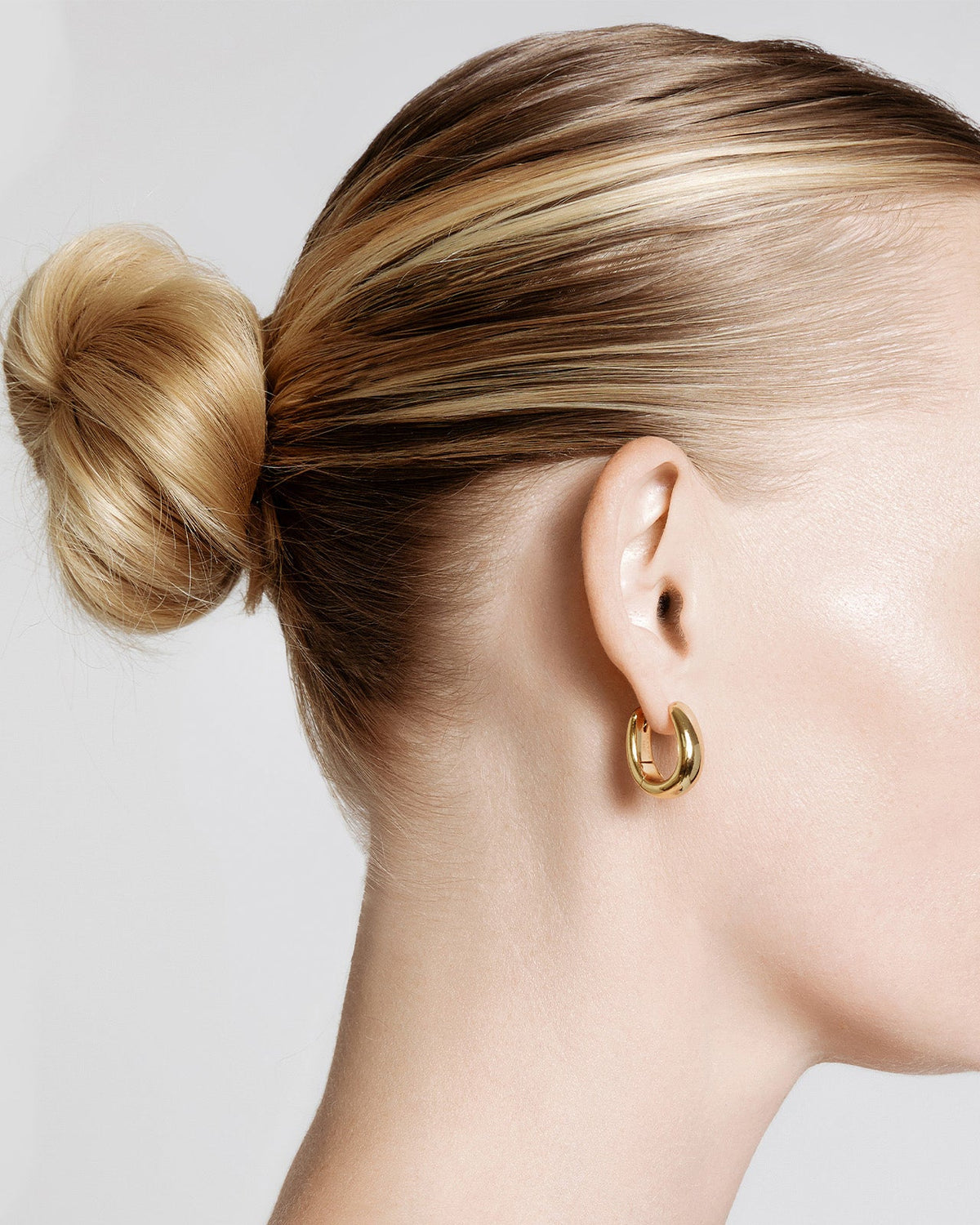 Shashi Maxine Hoop Earring - Gold
